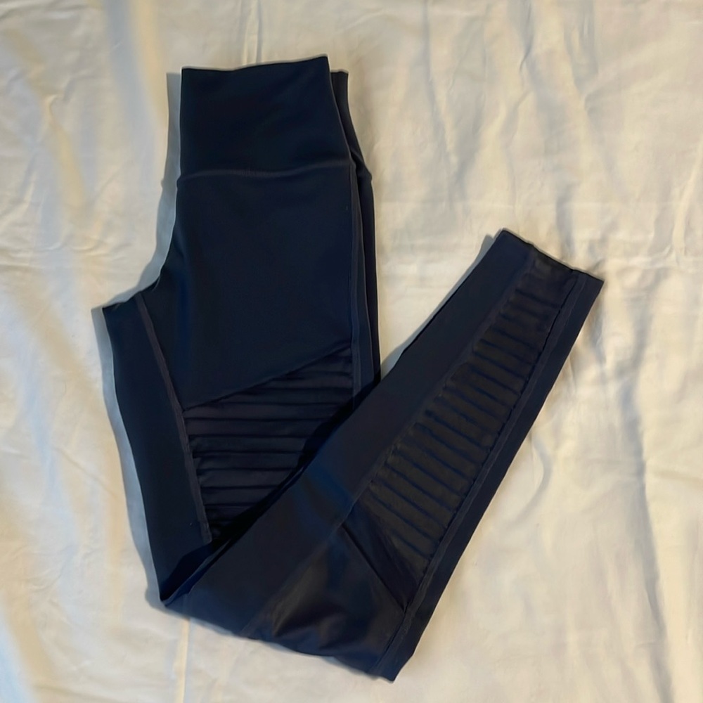 Alo Yoga Women's Moto Legging 
Navy Blue 
New no tags